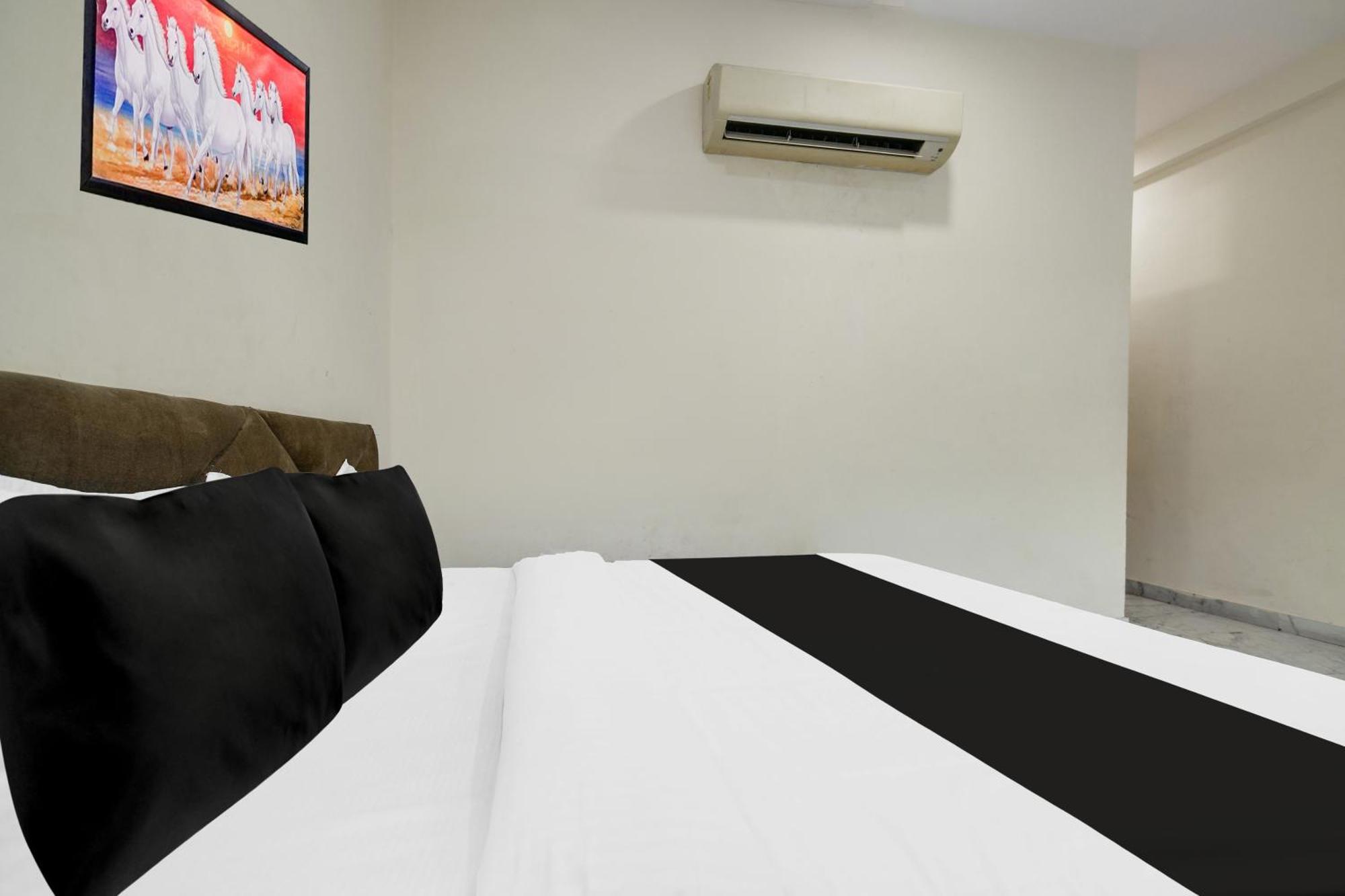 Hotel O Ujjain Near Hari Fatak Eksteriør billede